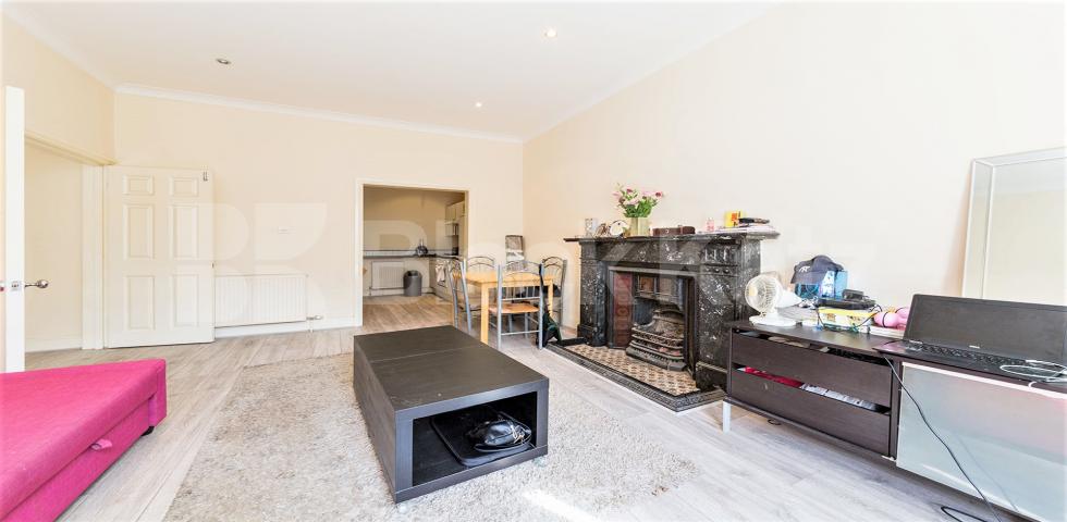 			NEW INSTRUCTION , 2 Bedroom, 1 bath, 1 reception Flat			 Glazbury Road , Barons Court